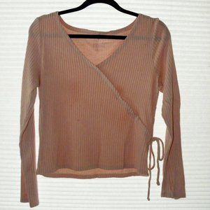 🎈 3 for $10. Soft pink faux wrap top from Arizona L